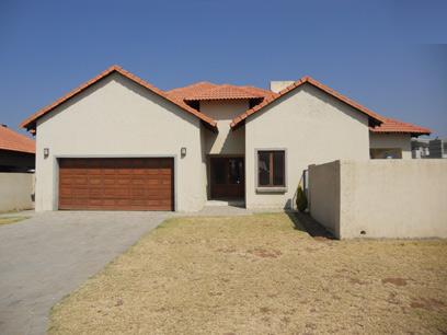  of property in Silver Lakes Golf Estate