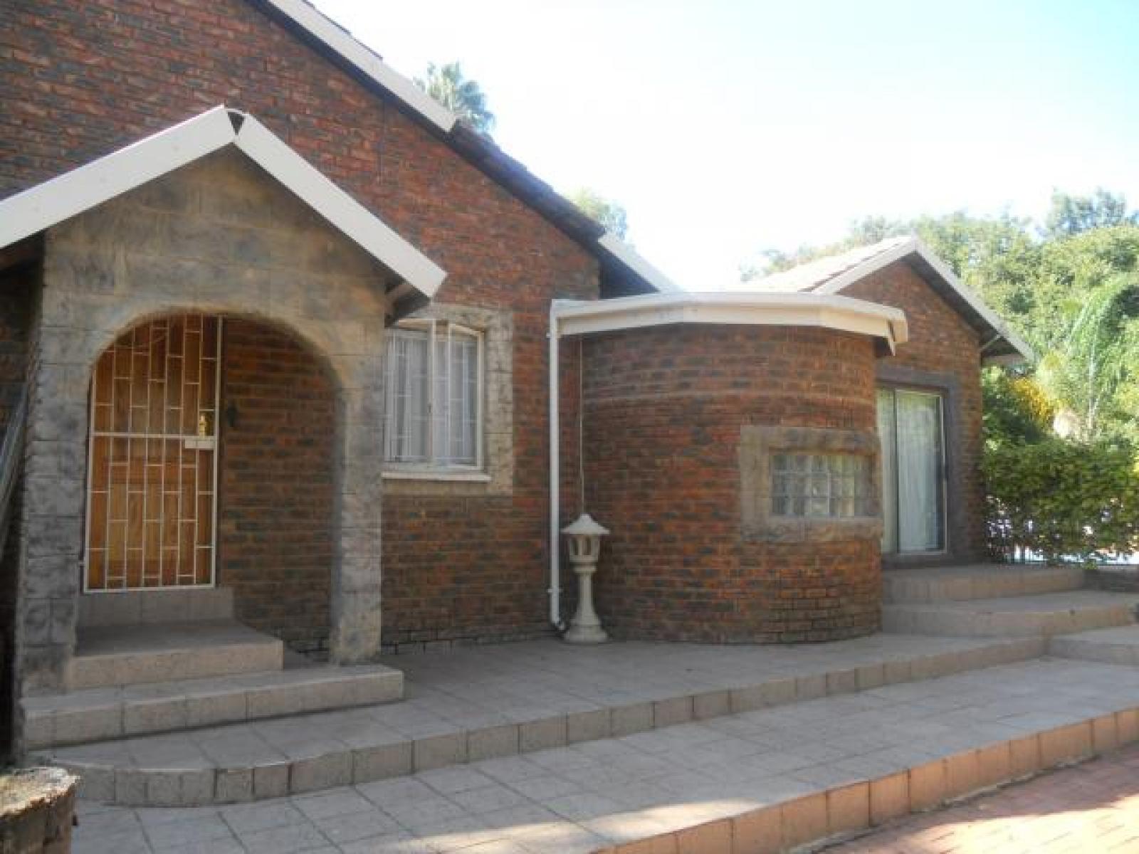 Front View of property in Meerhof