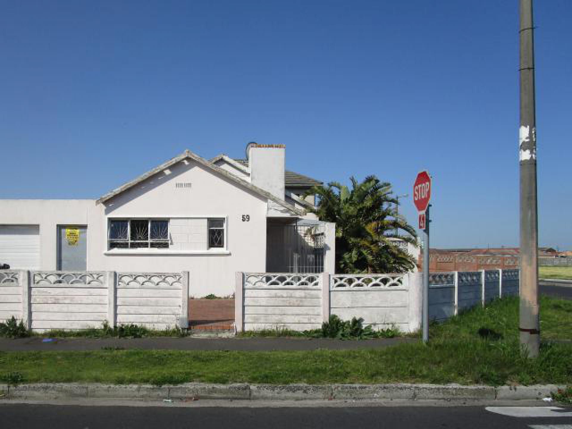 Front View of property in Manenberg