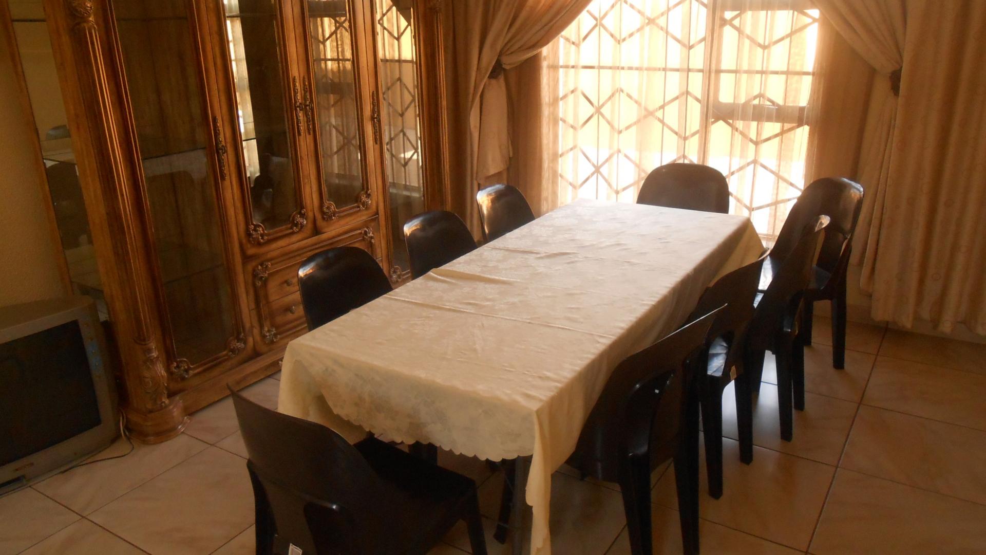 Dining Room - 21 square meters of property in Bronkhorstspruit