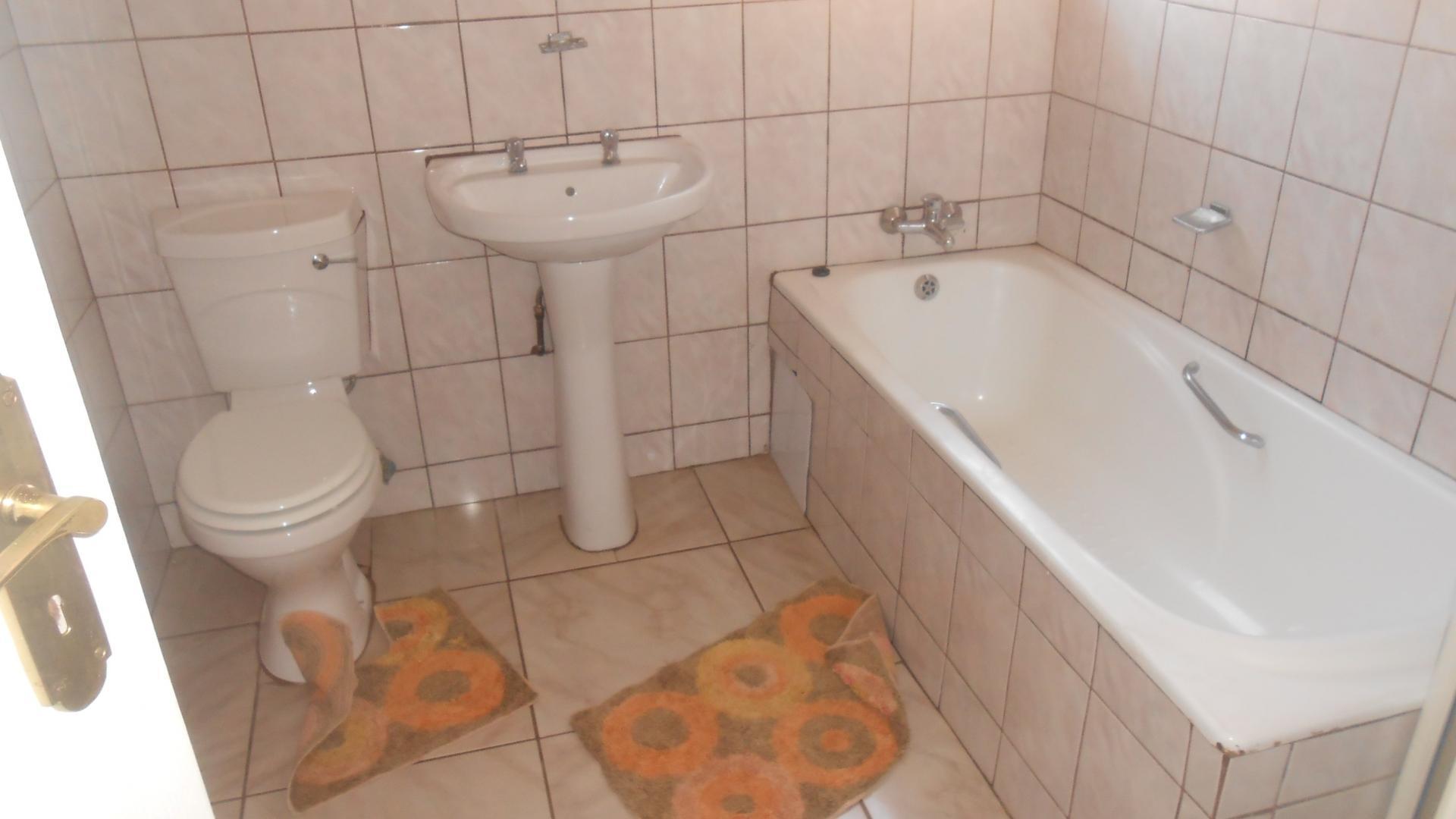 Bathroom 2 - 6 square meters of property in Bronkhorstspruit
