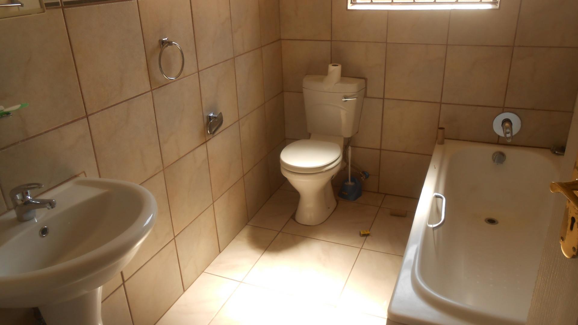 Main Bathroom - 9 square meters of property in Bronkhorstspruit