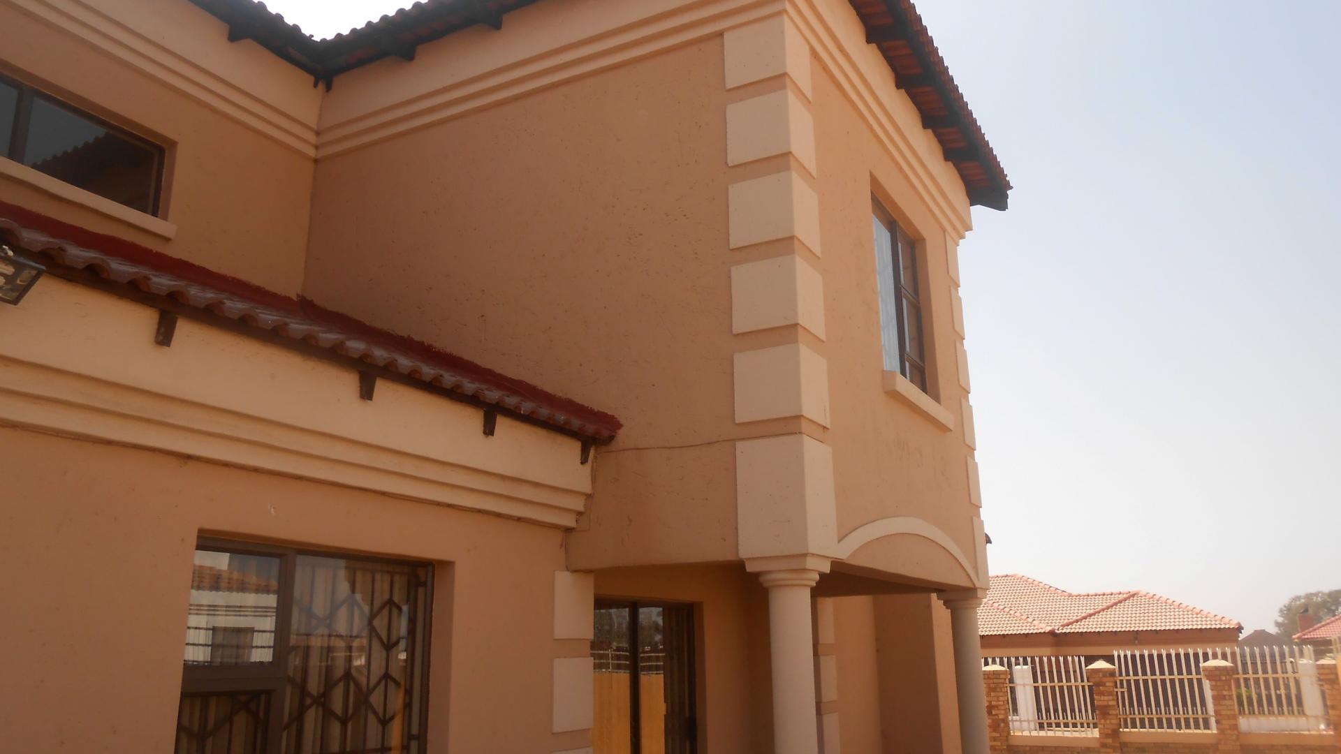 Backyard of property in Bronkhorstspruit