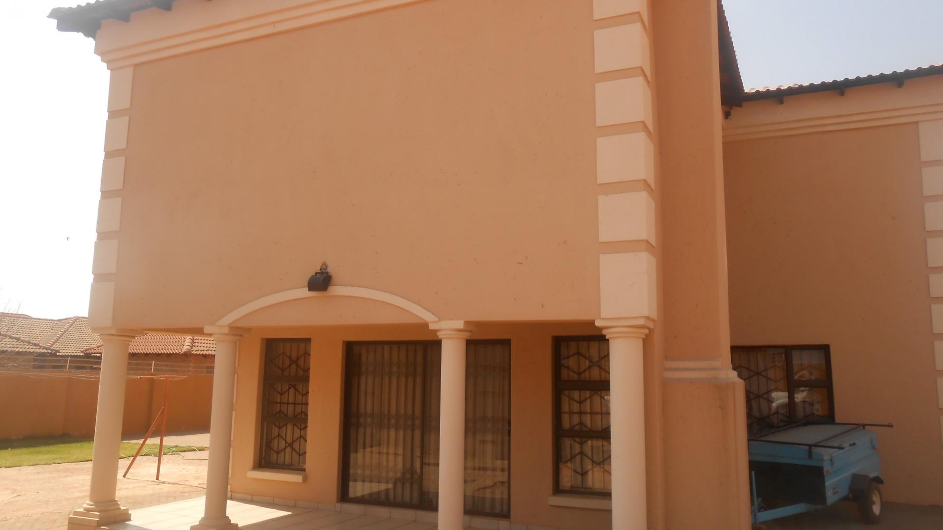 Backyard of property in Bronkhorstspruit