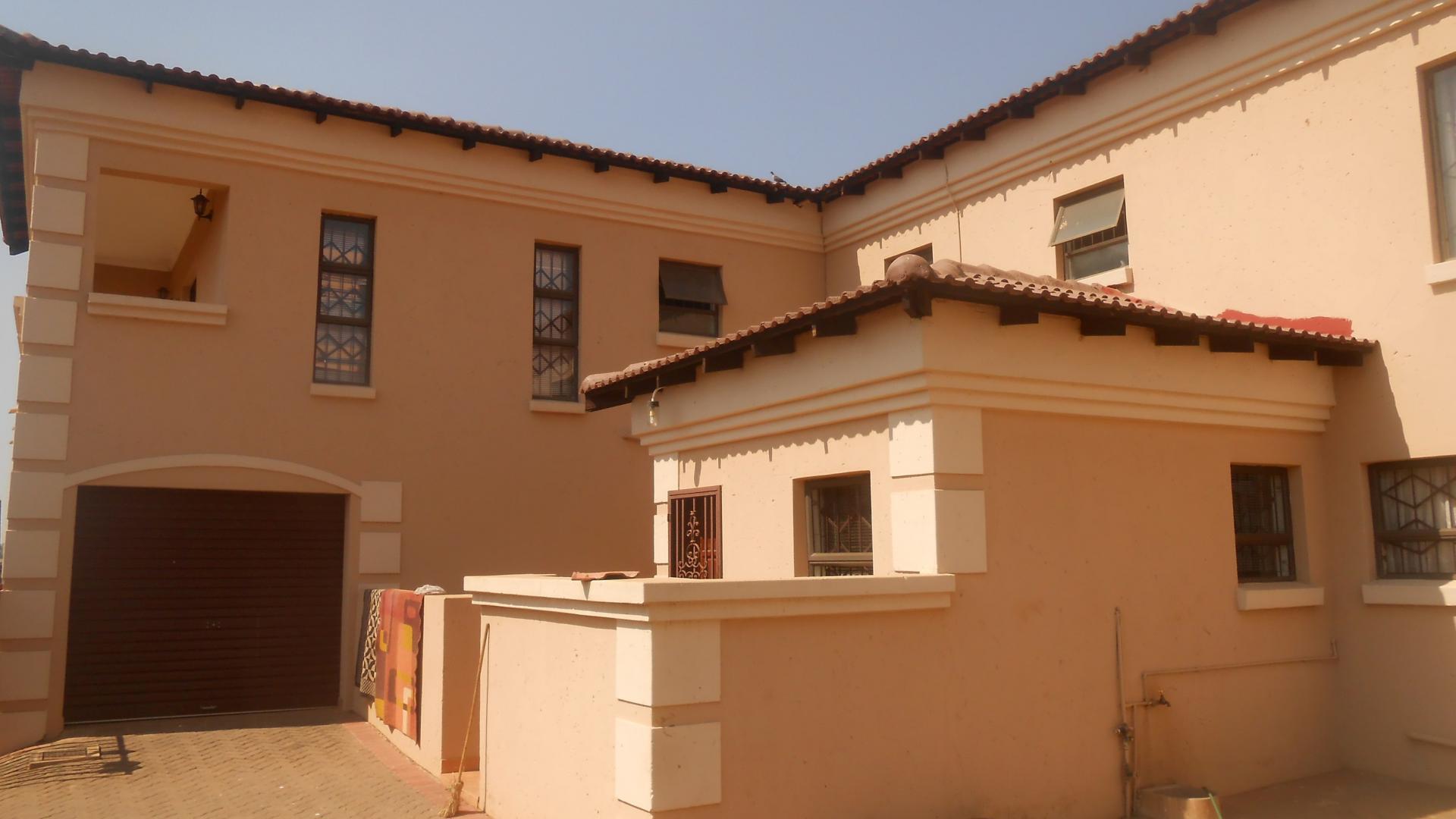 Backyard of property in Bronkhorstspruit