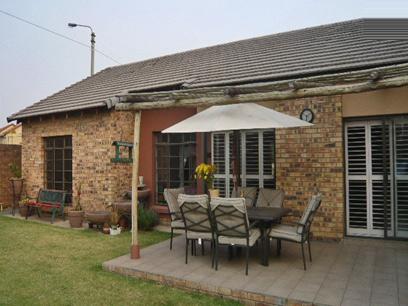 3 Bedroom House for Sale For Sale in Edenvale - Home Sell - MR04289