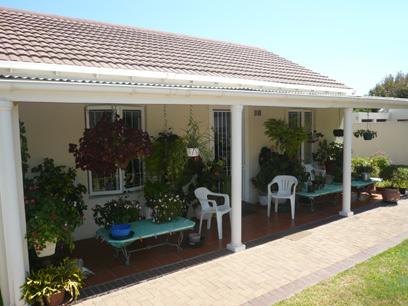 2 Bedroom Simplex for Sale For Sale in Edgemead - Private Sale - MR04333