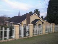 3 Bedroom 2 Bathroom House to Rent for sale in Roodepoort
