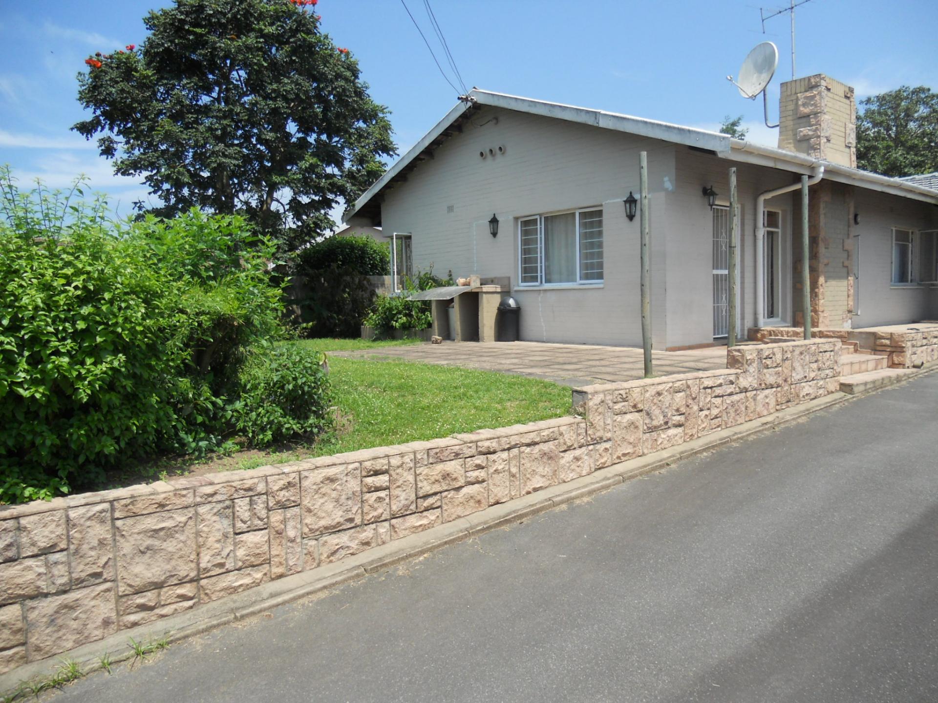 Front View of property in Pinetown 