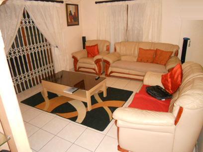 Lounges - 21 square meters of property in Kenilworth - CPT
