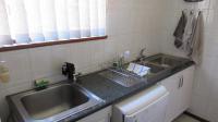 Kitchen - 16 square meters of property in Klippoortje