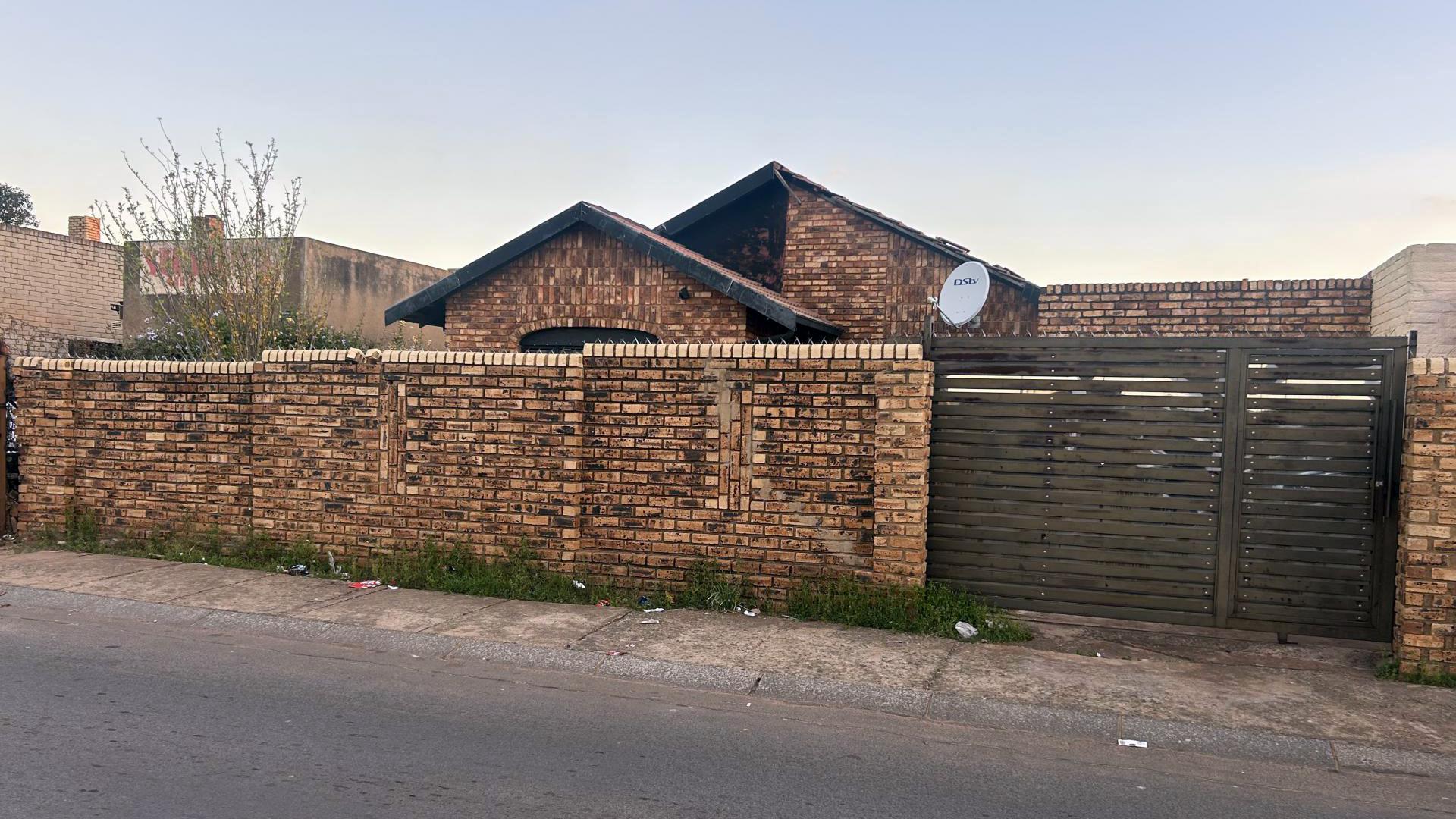 Front View of property in Kagiso
