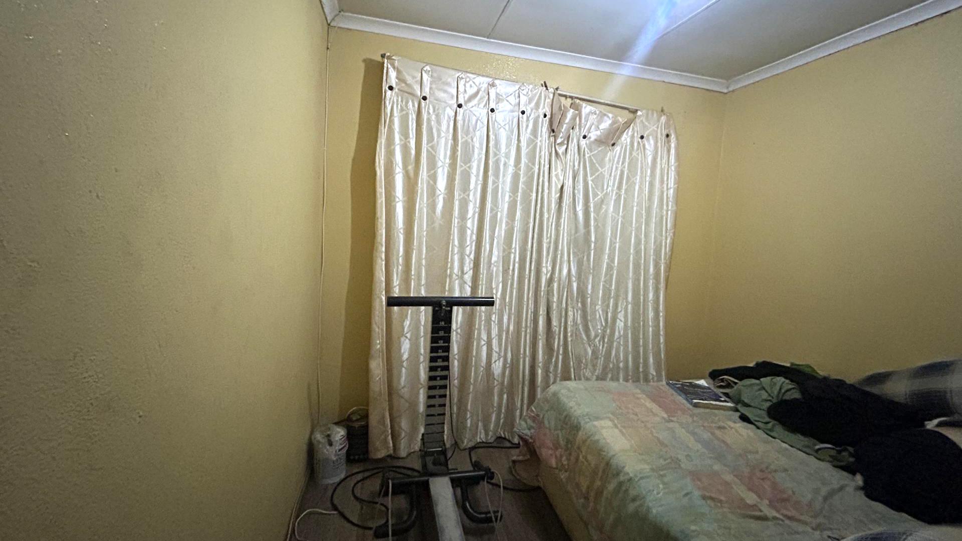 Bed Room 1 of property in Kagiso