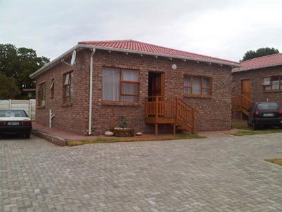 2 Bedroom Sectional Title for Sale For Sale in Bothasrus - Private Sale - MR050644
