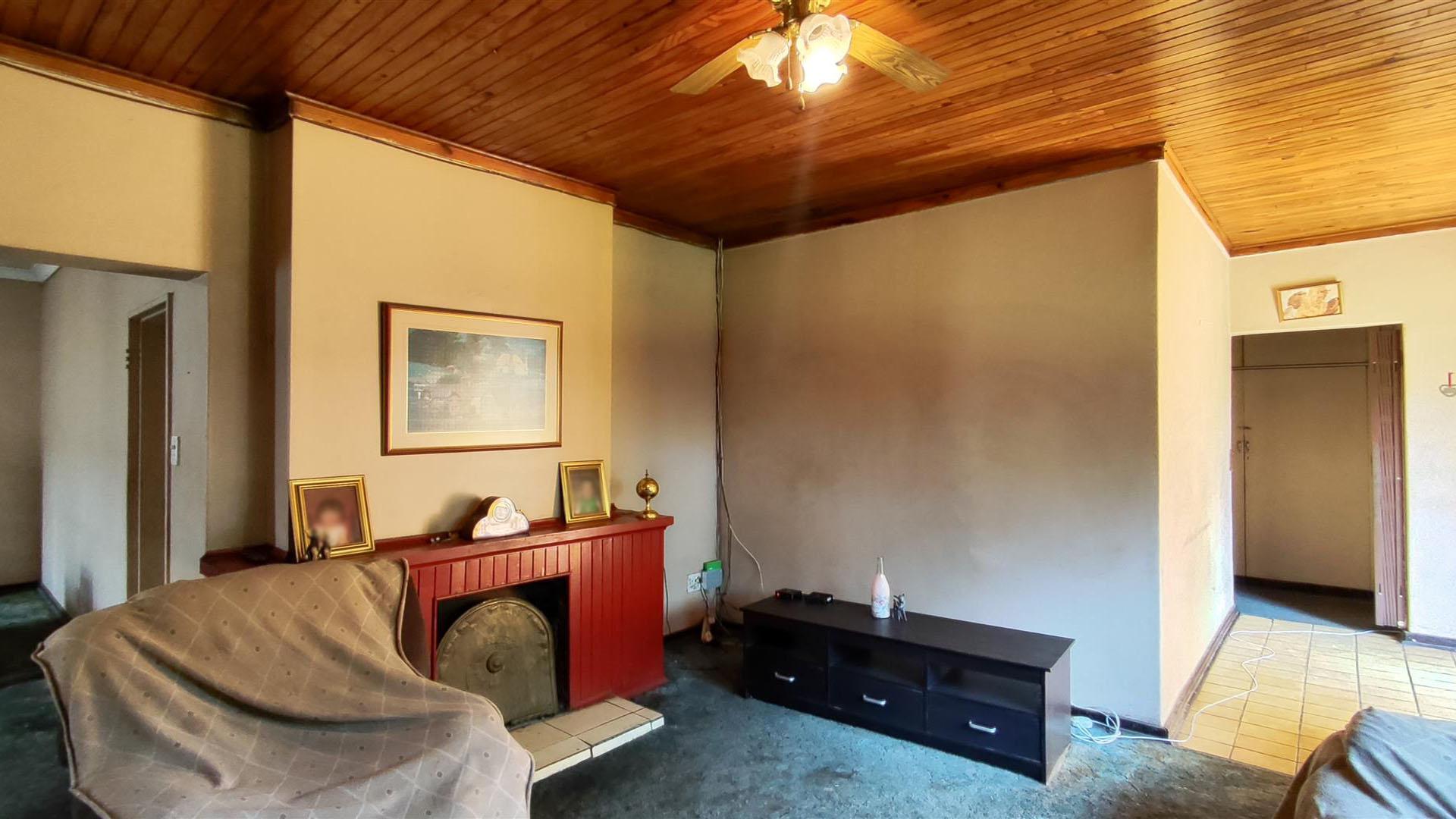 Lounges - 42 square meters of property in Cinderella