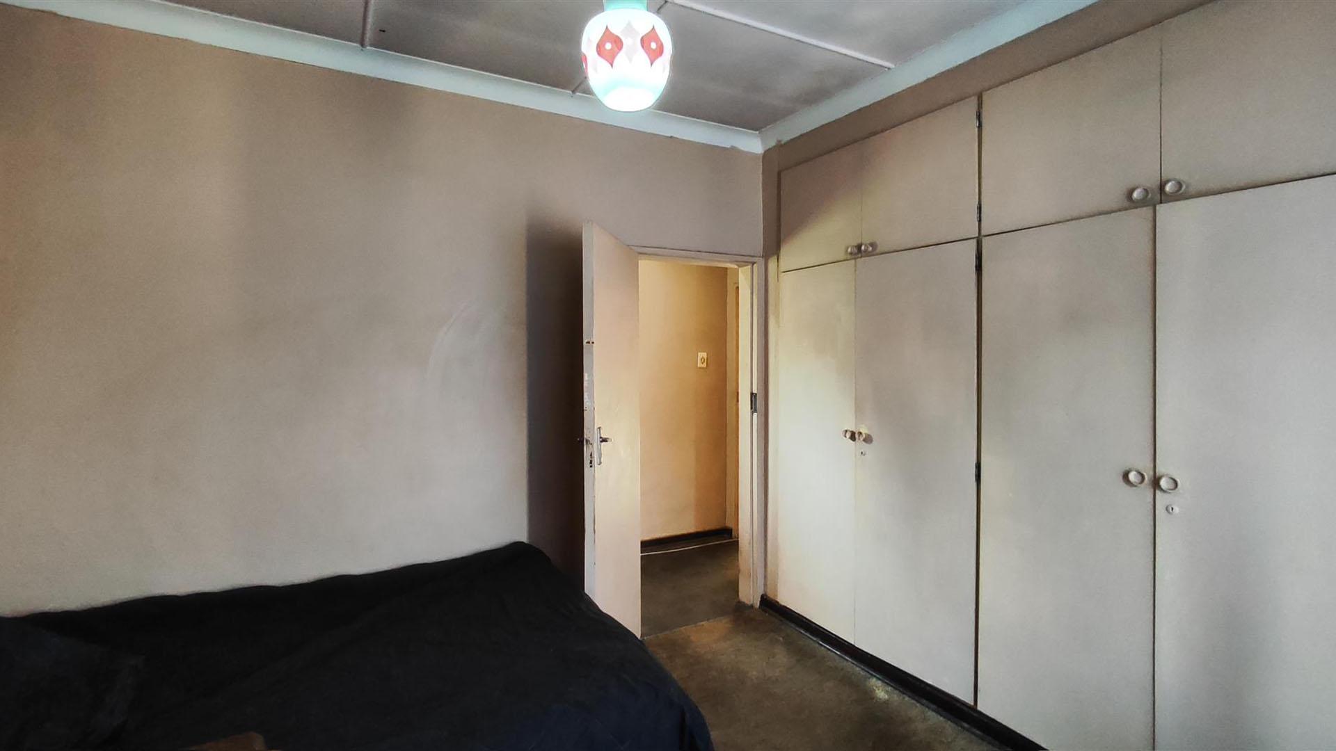 Bed Room 2 - 12 square meters of property in Cinderella