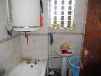 Main Bathroom - 4 square meters of property in Bluff