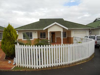 3 Bedroom Simplex for Sale and to Rent For Sale in Mount Edgecombe  - Private Sale - MR052962