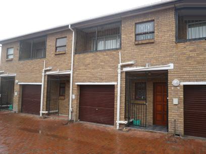 3 Bedroom Duplex for Sale For Sale in Athlone - CPT - Private Sale - MR05362