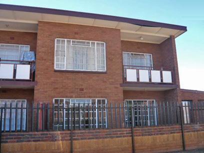 2 Bedroom Apartment for Sale For Sale in Krugersdorp - Home Sell - MR05376