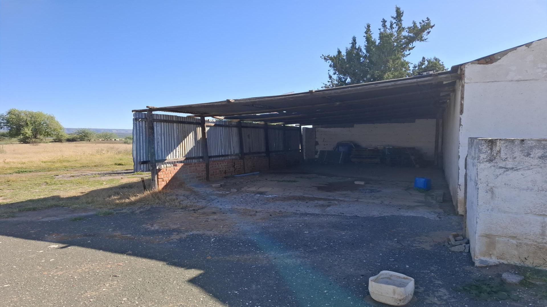 Carport  of property in Douglas