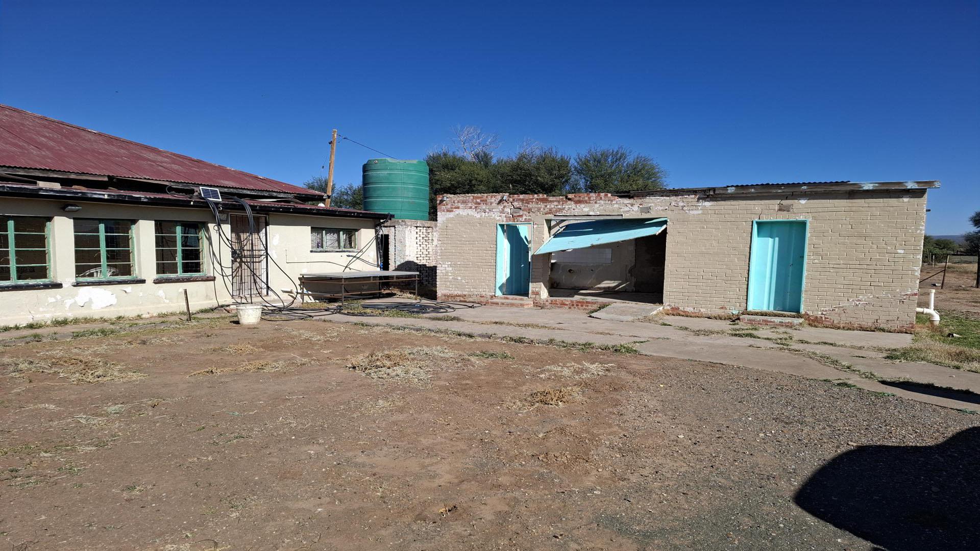 Front View of property in Douglas