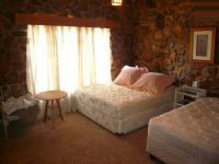 Bed Room 2 - 22 square meters of property in Bronberg