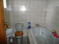 Bathroom 2 - 6 square meters of property in Bronberg