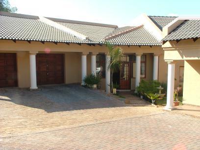 Front View of property in Constantia Glen