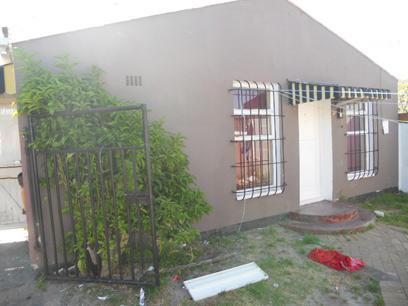 2 Bedroom House for Sale For Sale in Mitchells Plain - Private Sale - MR060472