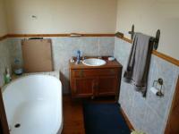 Main Bathroom - 5 square meters of property in Tijger Vallei