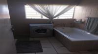 Bathroom 1 of property in Parkrand