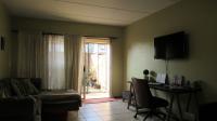 Lounges - 17 square meters of property in Parkrand