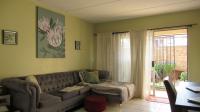 Lounges - 17 square meters of property in Parkrand