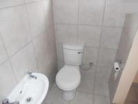 Bathroom 1 - 2 square meters of property in Paarl