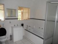 Bathroom 1 - 7 square meters of property in Mindalore