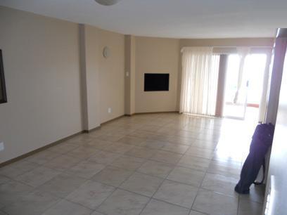Lounges - 18 square meters of property in Hartenbos