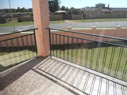 Patio - 7 square meters of property in Dalpark