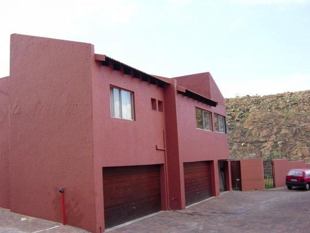 2 Bedroom Apartment to Rent in Northcliff - Property to rent - MR066745