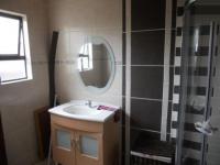 Main Bathroom - 6 square meters of property in Vosloorus