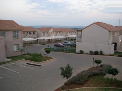 2 Bedroom Sectional Title for Sale For Sale in Silver Lakes Golf Estate - Home Sell - MR066865