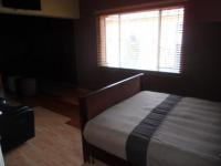 Main Bedroom - 32 square meters of property in Lenasia South