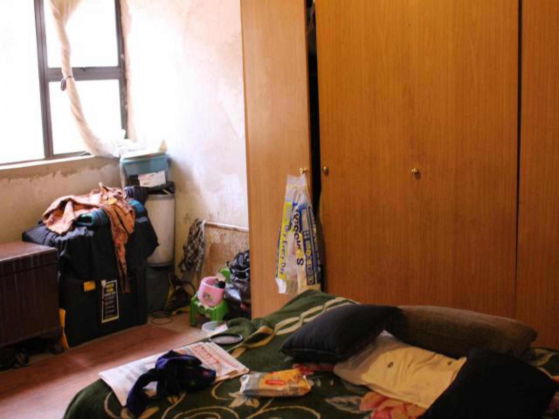 Main Bedroom - 19 square meters of property in Klipspruit West