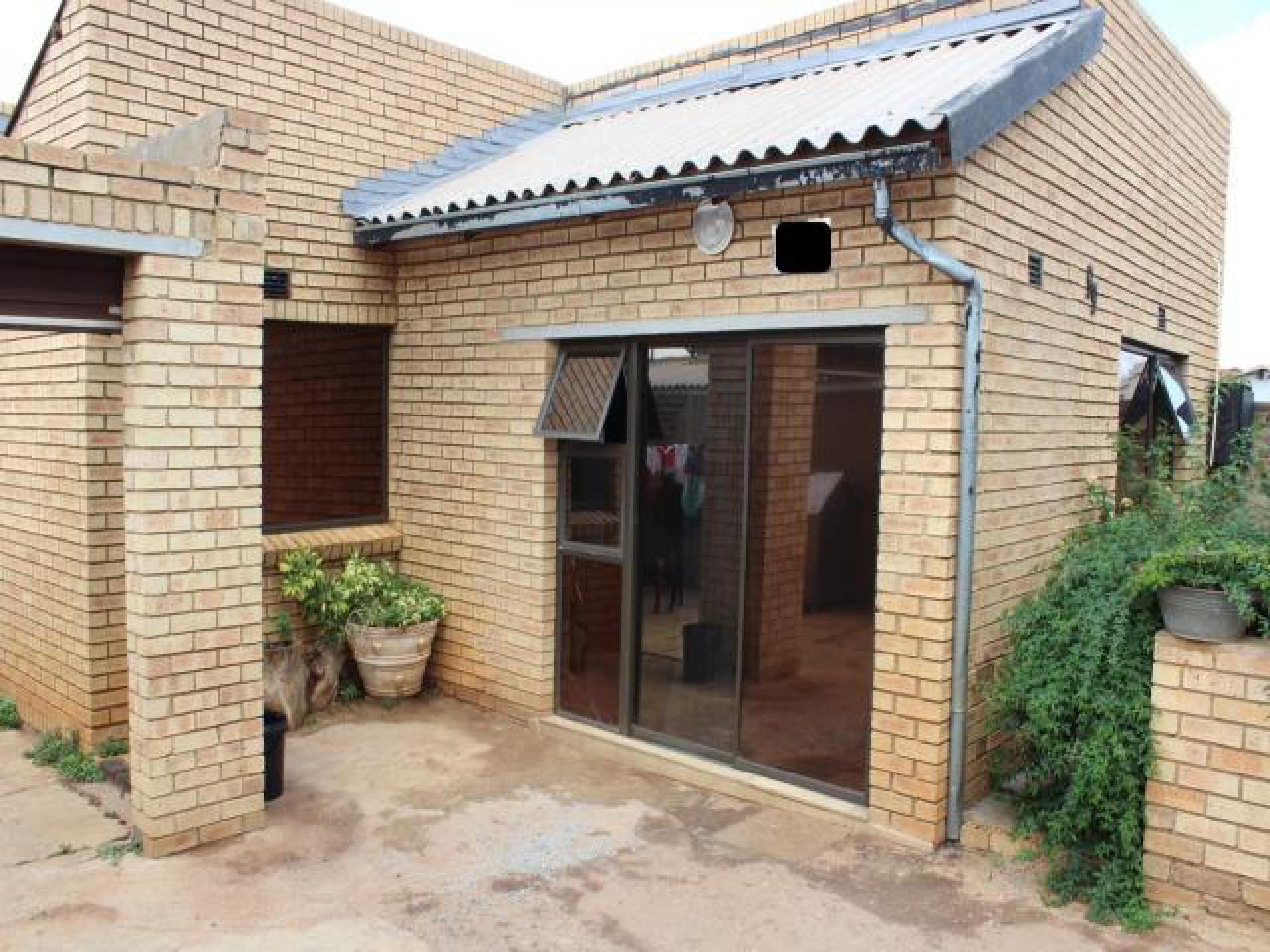 Front View of property in Klipspruit West