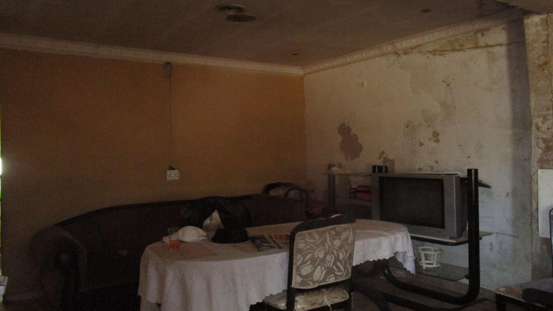 Dining Room - 12 square meters of property in Klipspruit West