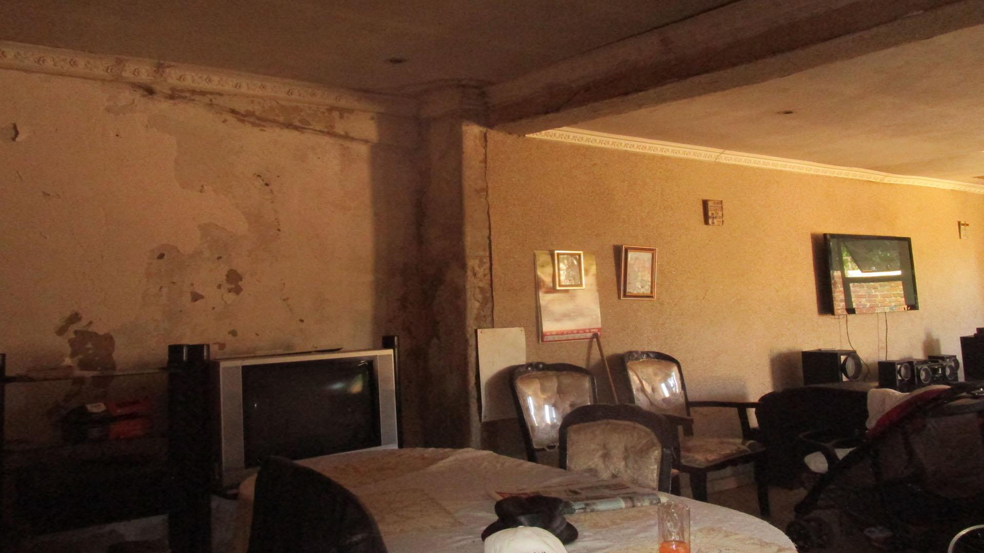 Dining Room - 12 square meters of property in Klipspruit West