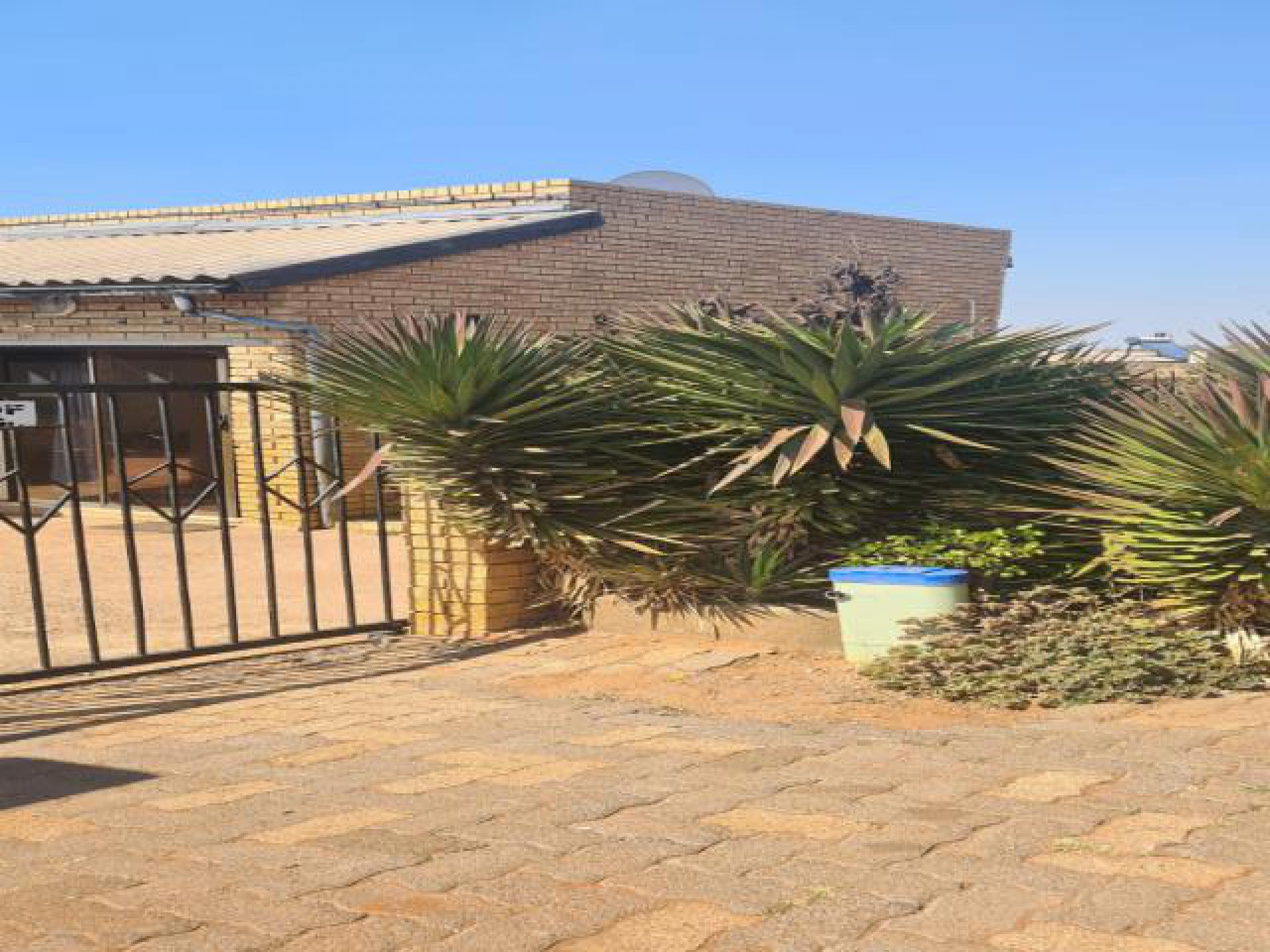 Front View of property in Klipspruit West