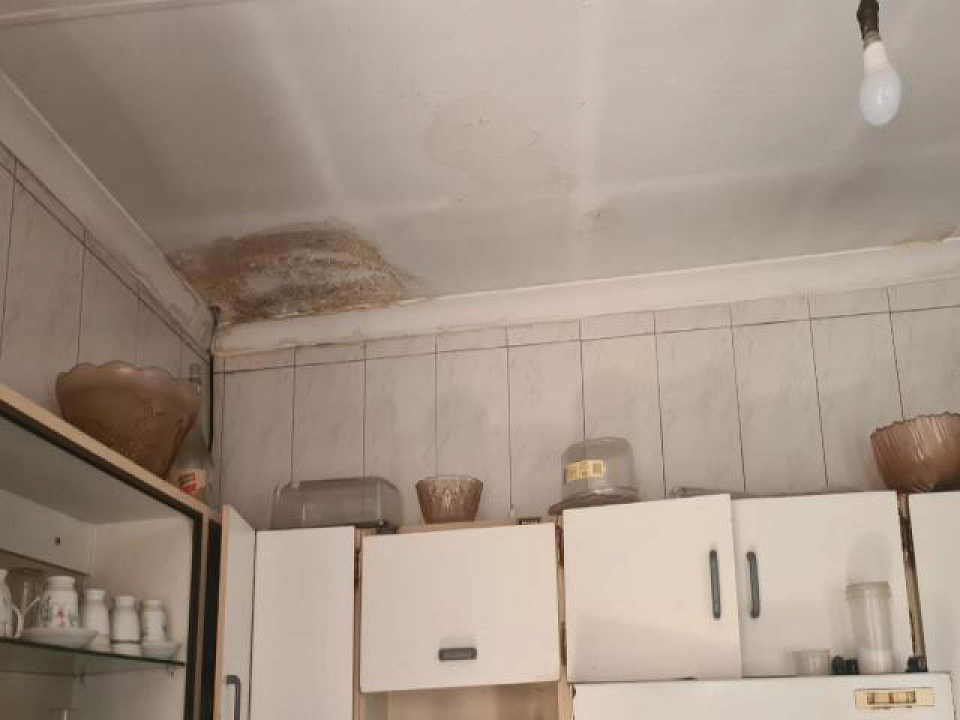 Kitchen - 11 square meters of property in Klipspruit West