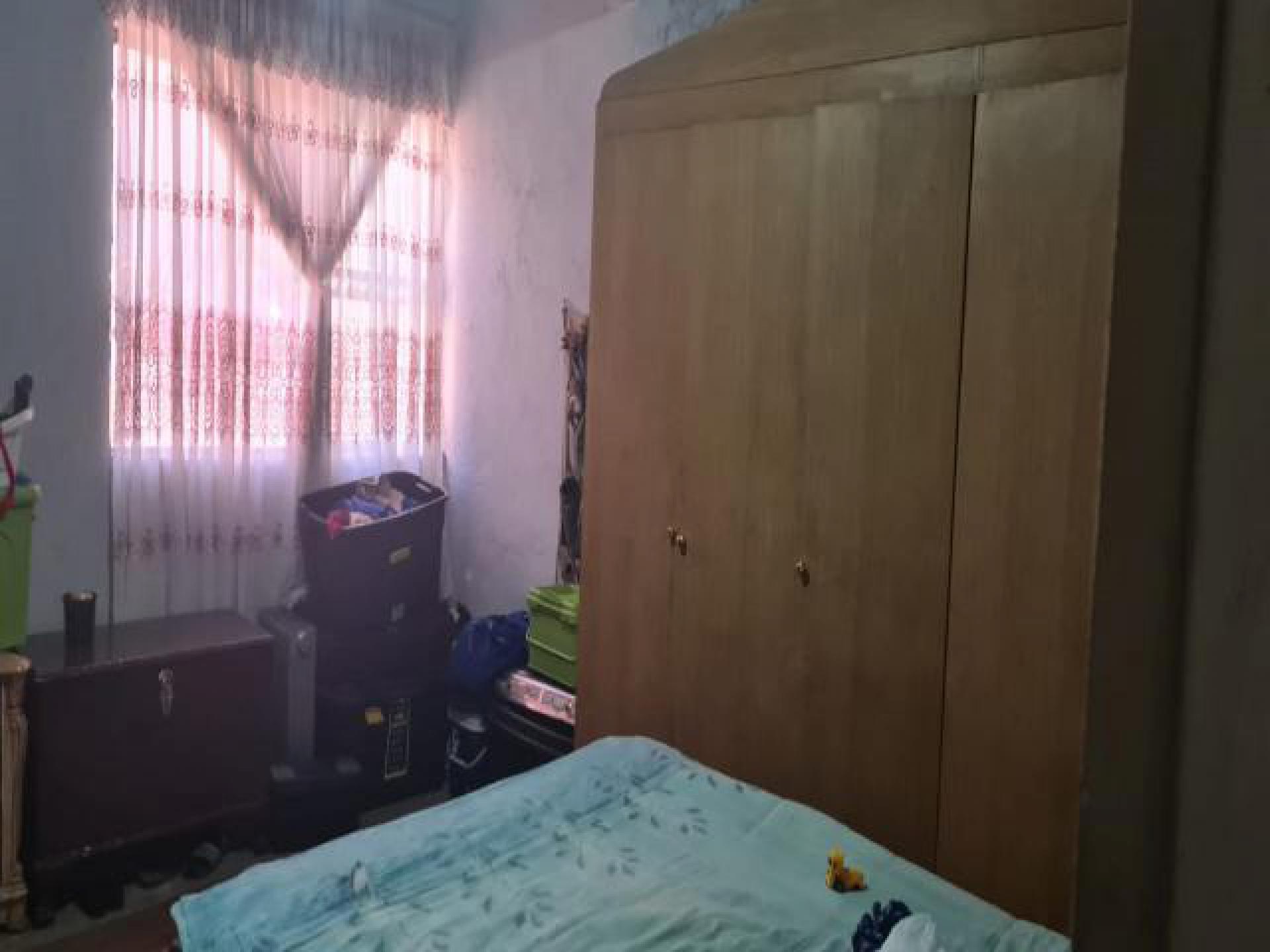 Bed Room 1 - 10 square meters of property in Klipspruit West