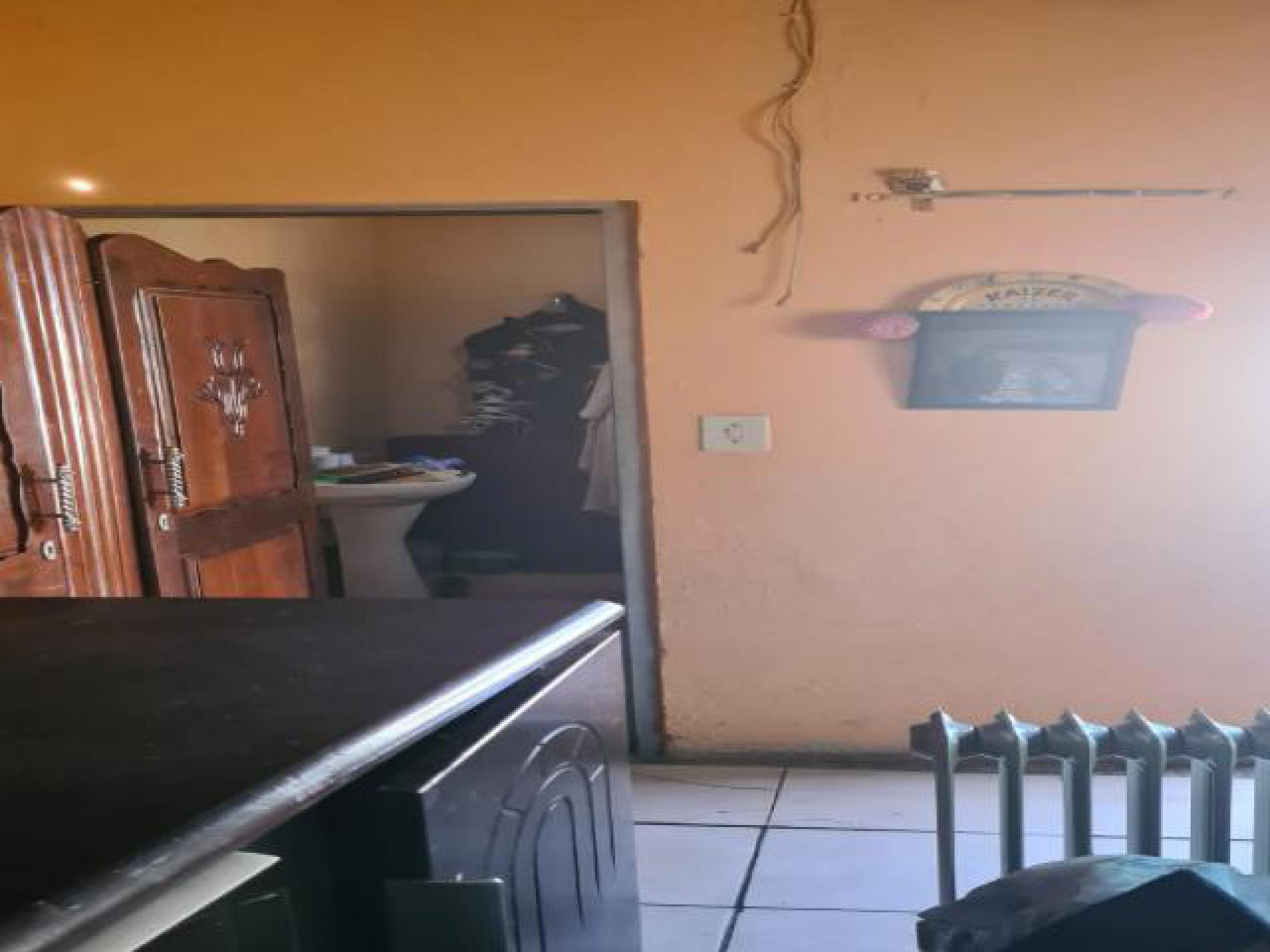 Rooms - 7 square meters of property in Klipspruit West